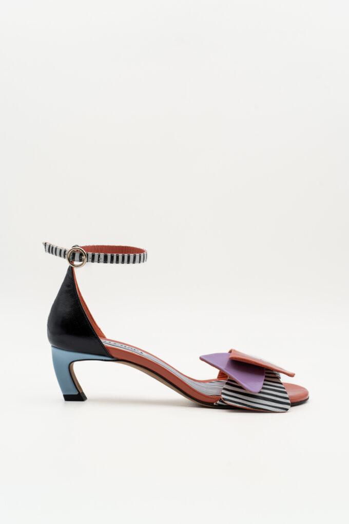 Sandalia de tacón kitten Henriette marrón lyne