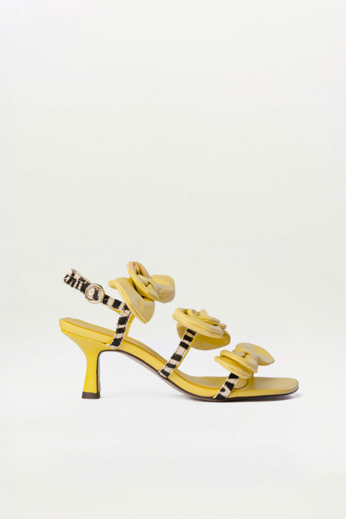 Sandalia de tacón slingback Boucle amarillo lyne