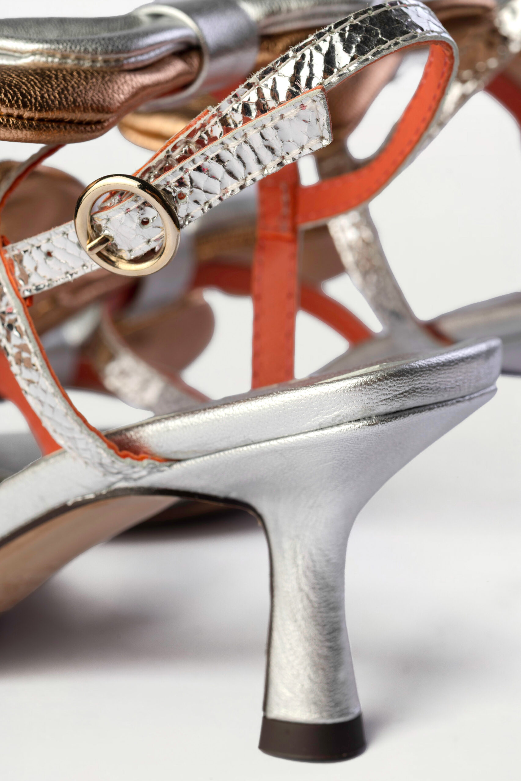 Sandalia de tacón slingback Boucle plata - Imagen 5