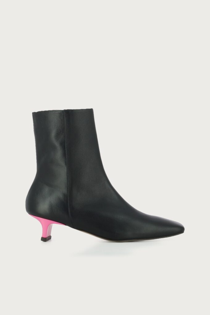 Botín bajo Fabre negro tacón rosa